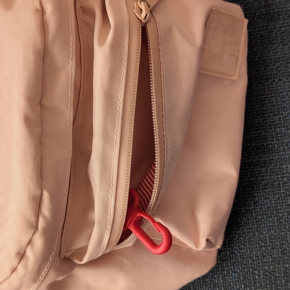 HERSCHEL BAG EUC - Picture 8 of 13